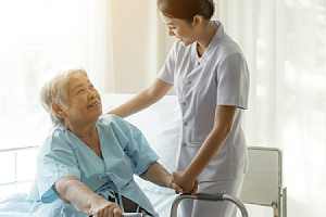 Nurse Practitioner Services taking care at office